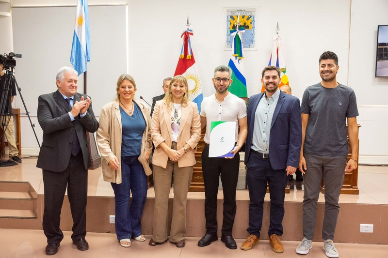 Actividad institucional y producción multimedia de Rincón Político
